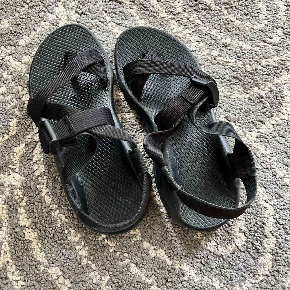 Women’s Chacos Z2, Size 7, Black